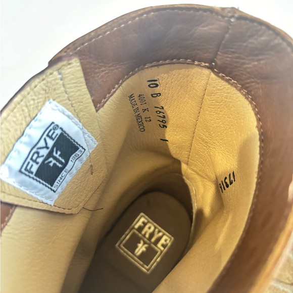 ❤️ 10 HTF Frye RARE Women’s Jenna Studded short moto boot Cognac BROWN leather - Picture 12 of 12